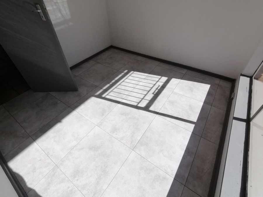 To Let 4 Bedroom Property for Rent in Heuwelsig Free State